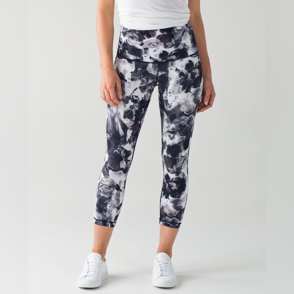 lululemon athletica Pants - Lululemon Wunder Under Crop (Hi-Rise)
Obscurred Black Dusty Mauve